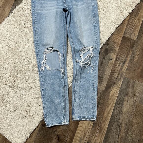 American Eagle Size 0 Light Wash Distressed High Rise Mom Jeans - Picture 3 of 7
